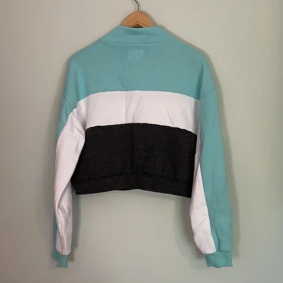 Crop Sweater - Picture 4 of 5